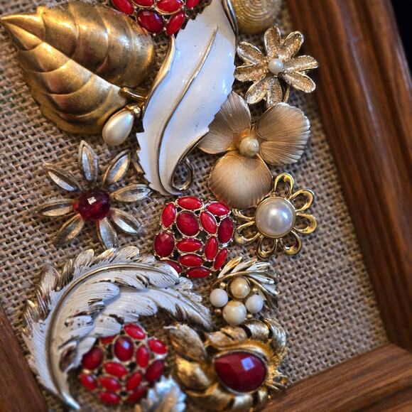 Hand Crafted Framed Jewelry Art 7"W x 9"H - Picture 4 of 6